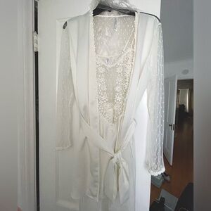 Flora Nikrooz Showstopper Set in Ivory XS. Bridal Getting Ready Robe